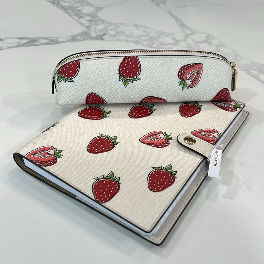 Cute.🍓Coach🍓Notebook &✏️✏️Case. - Picture 3 of 16